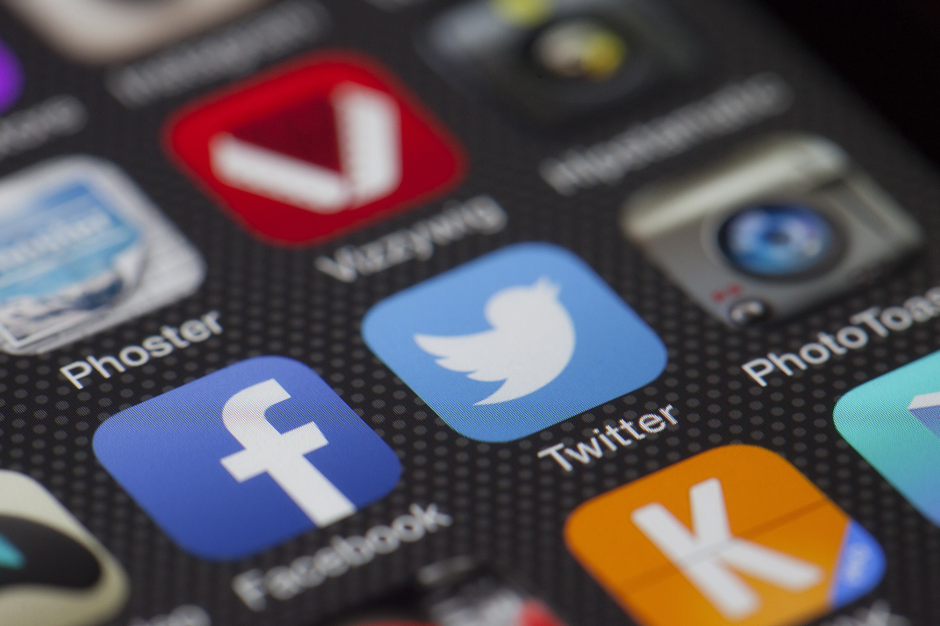 The 11 Best Real Estate Social Media Accounts to Follow NOW