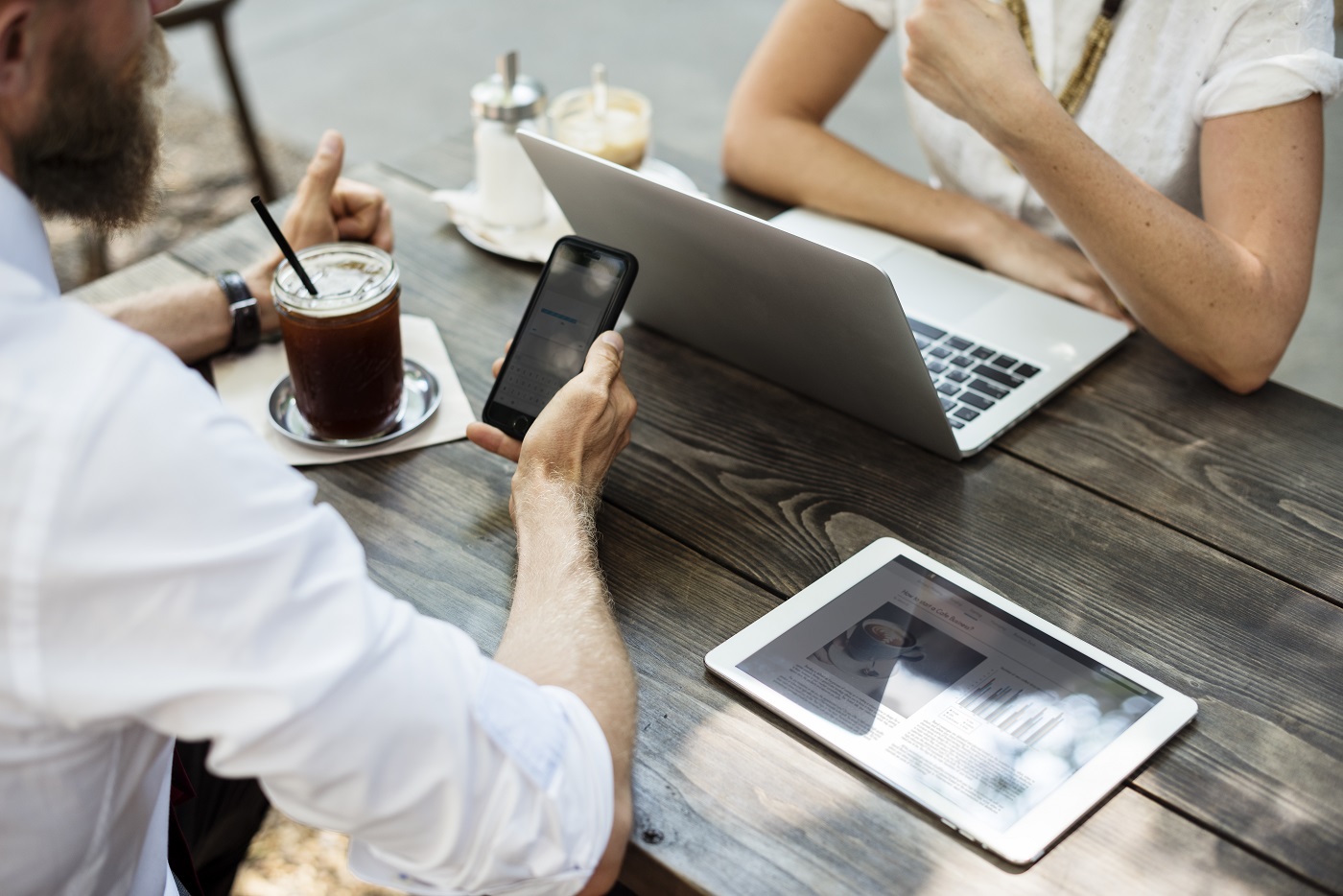 Business People hangout together at coffee shop